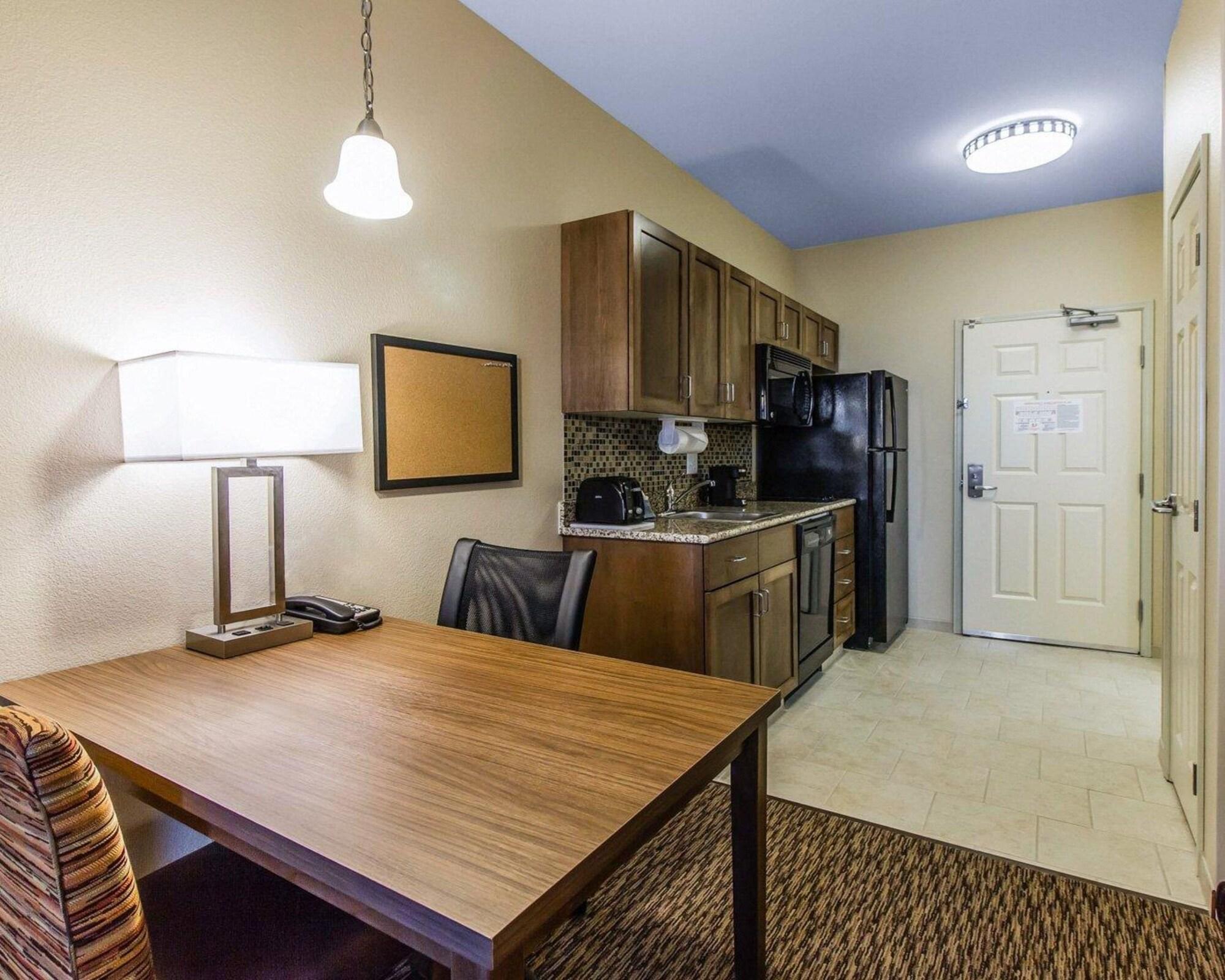 Mainstay Suites Watford City - Event Center Bagian luar foto