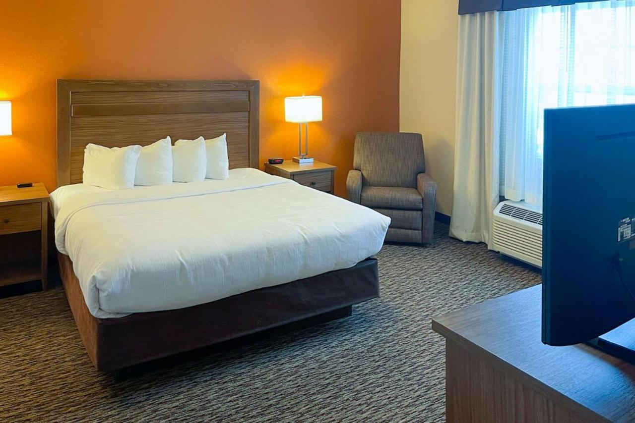 Mainstay Suites Watford City - Event Center Bagian luar foto