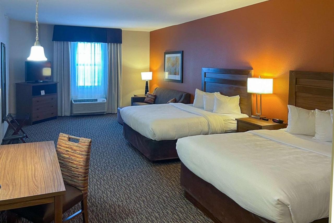 Mainstay Suites Watford City - Event Center Bagian luar foto