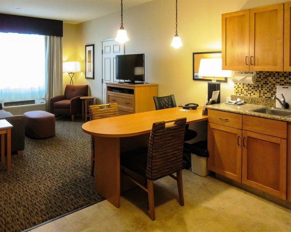 Mainstay Suites Watford City - Event Center Bagian luar foto