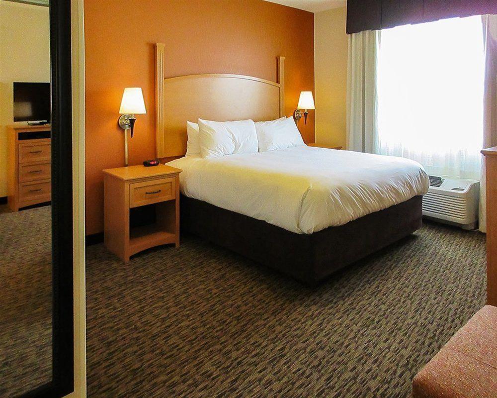 Mainstay Suites Watford City - Event Center Bagian luar foto